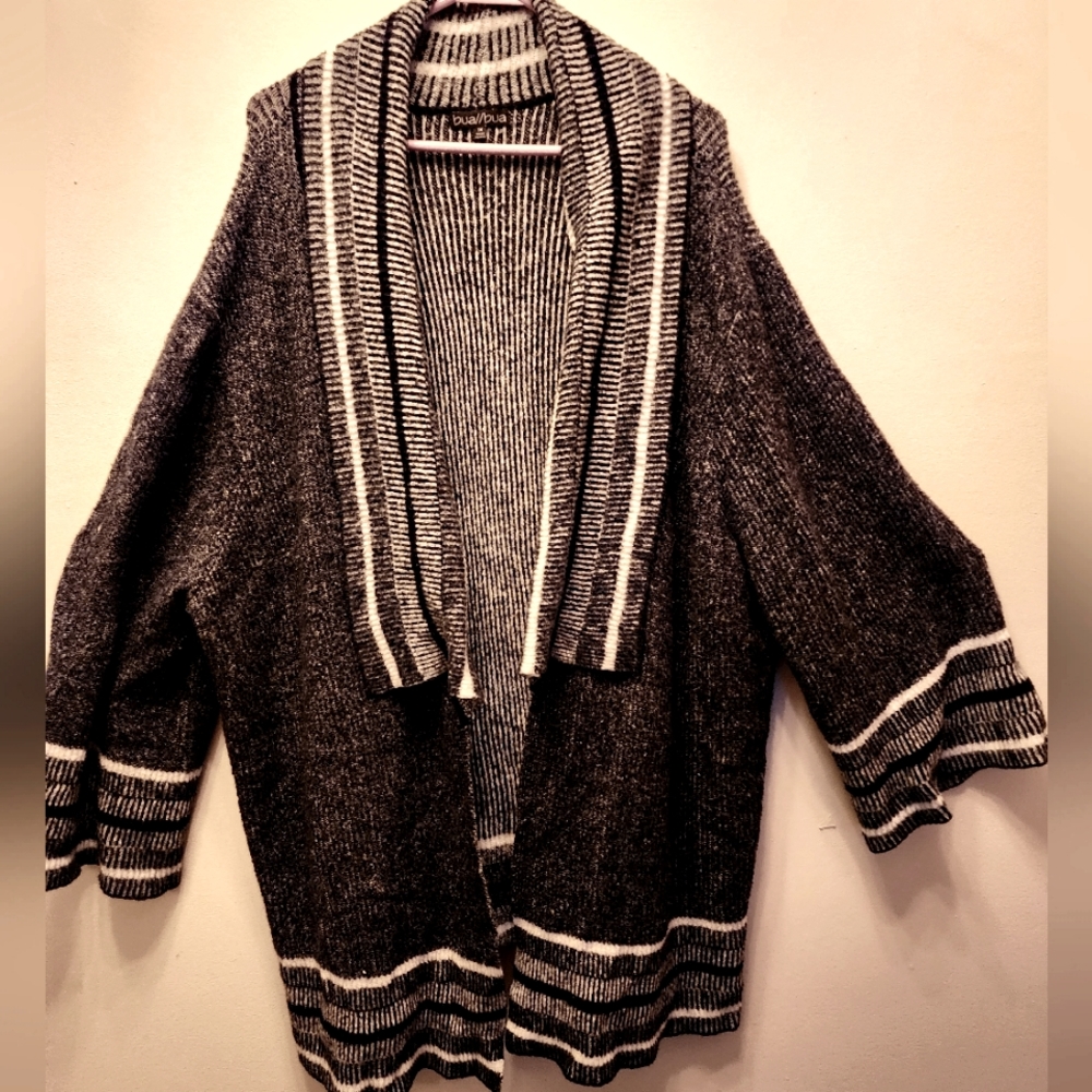 BAU//BAU cardigan sweater. Black & White Size 1x but could fit to 4x